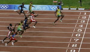 אוסיין בולט מגיע לקו הגמר. אוסיין בולט מגיע לקו הגמר.