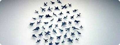 מטוסים
מטוסים כחולים, יצירה של רוברט אדריאן