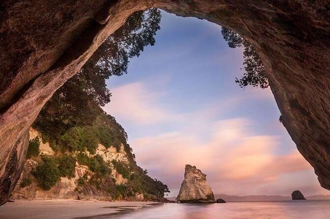  :      (Cathedral Cove)    :  '