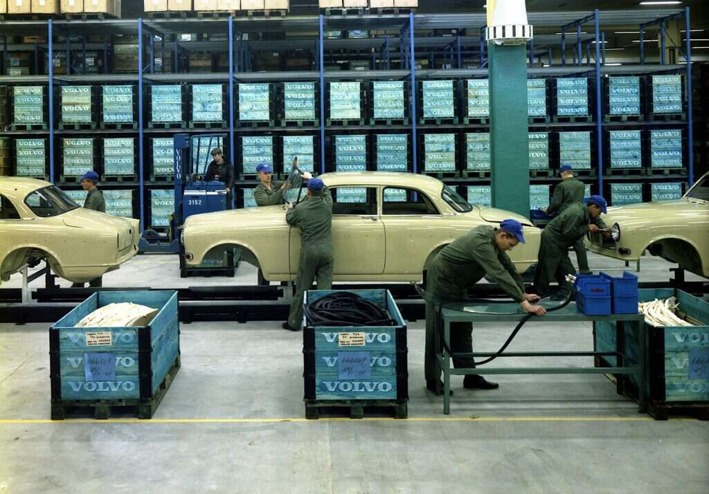 195264_Volvo_121_Amazon