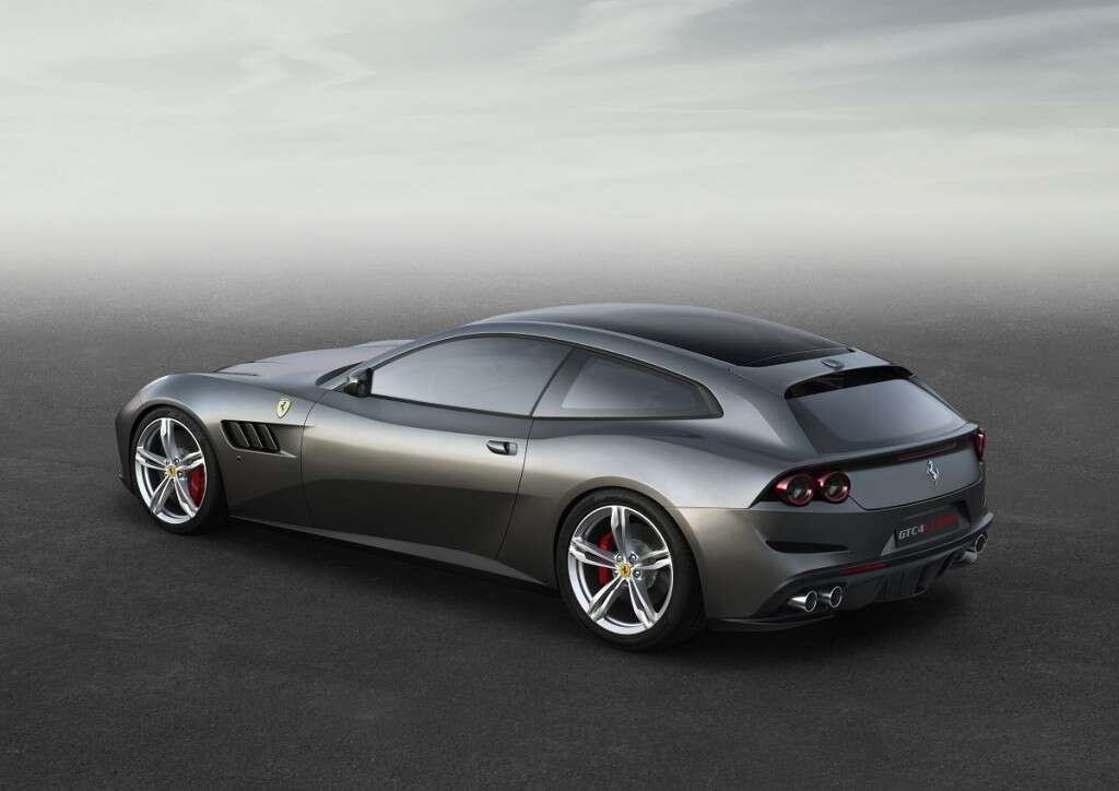 Ferrari_GTC4Lusso_001