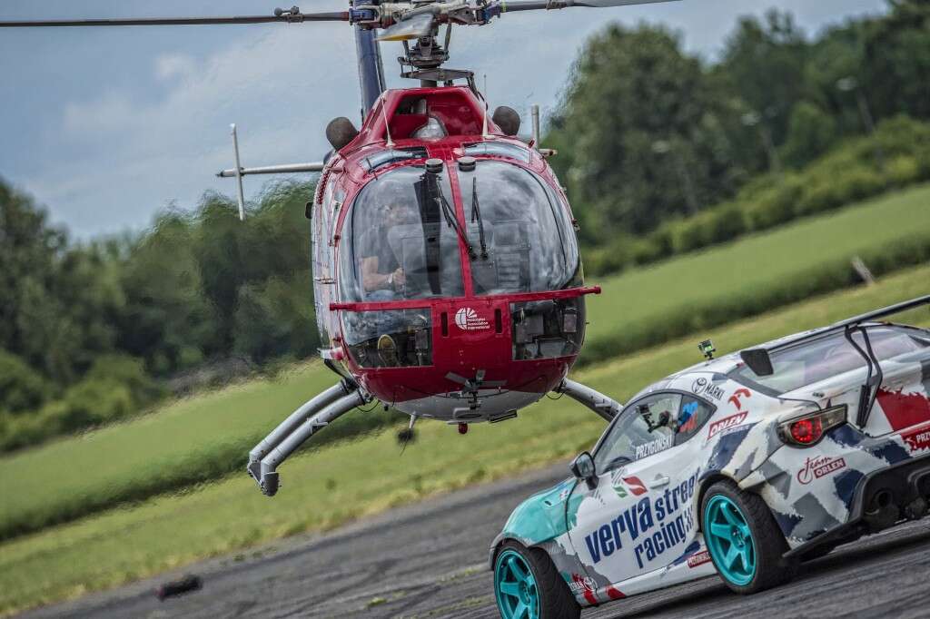 red-bull-heli-drift-2015-poland-05-1