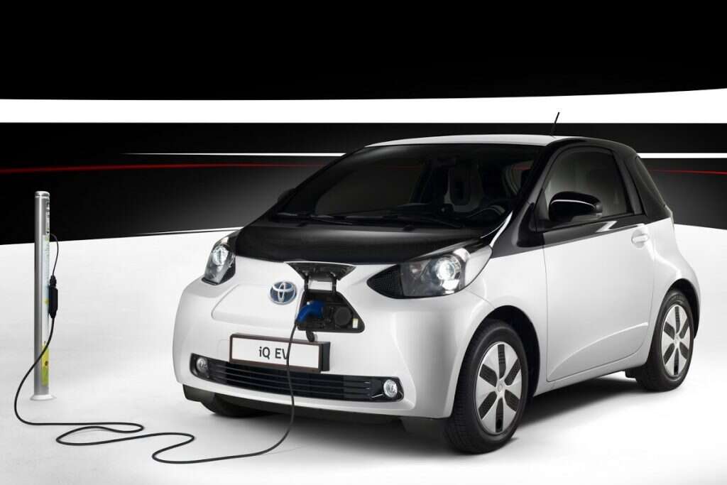 Toyota-iQ-EV-2[3]