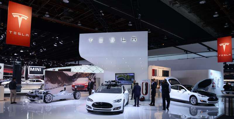 1-newspress_tesla_detroit_big