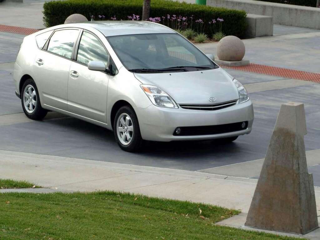 Toyota-Prius-2004-