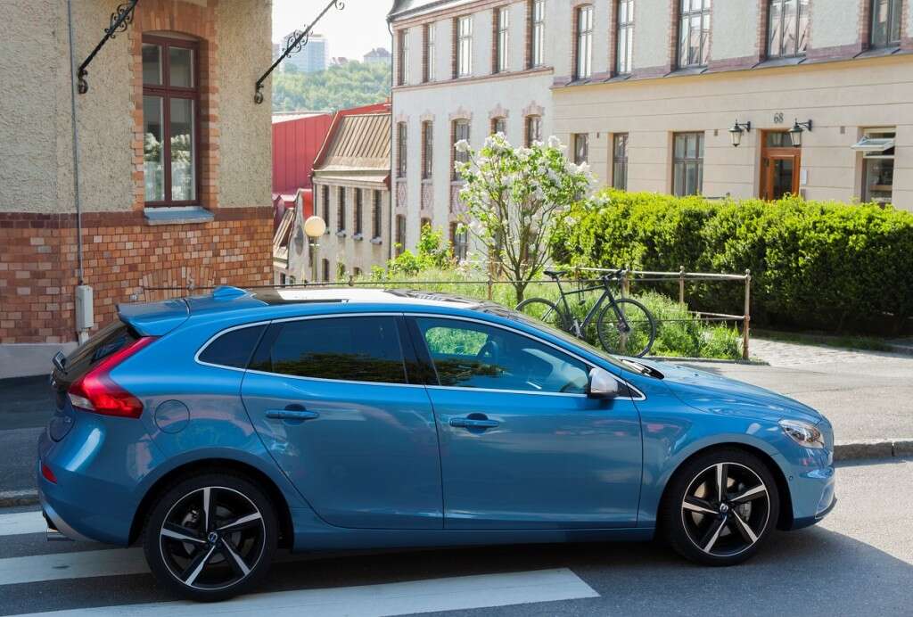 Volvo V40 R-Design - model year 2016