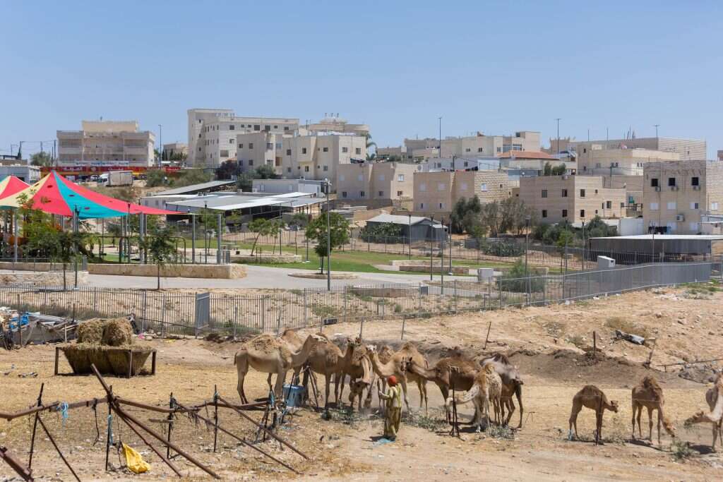 אישום: אמא מחברון חתנה את בתה בת ה-13.5 עם גבר נשוי כבן 40