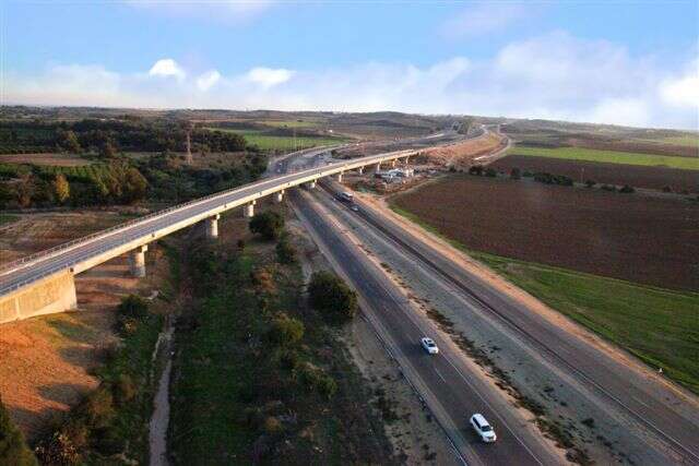 הקטע המאוים במסילת הרכבת מנתיבות לאשקלון. צילום: אלברטוס